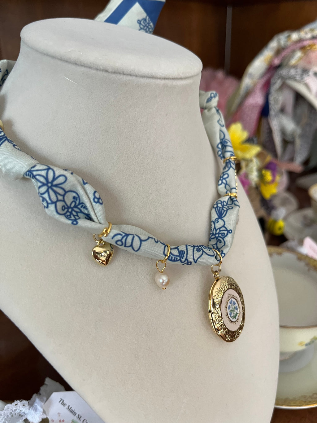 Heirloom Garden Mama Cottage Charm Necklace